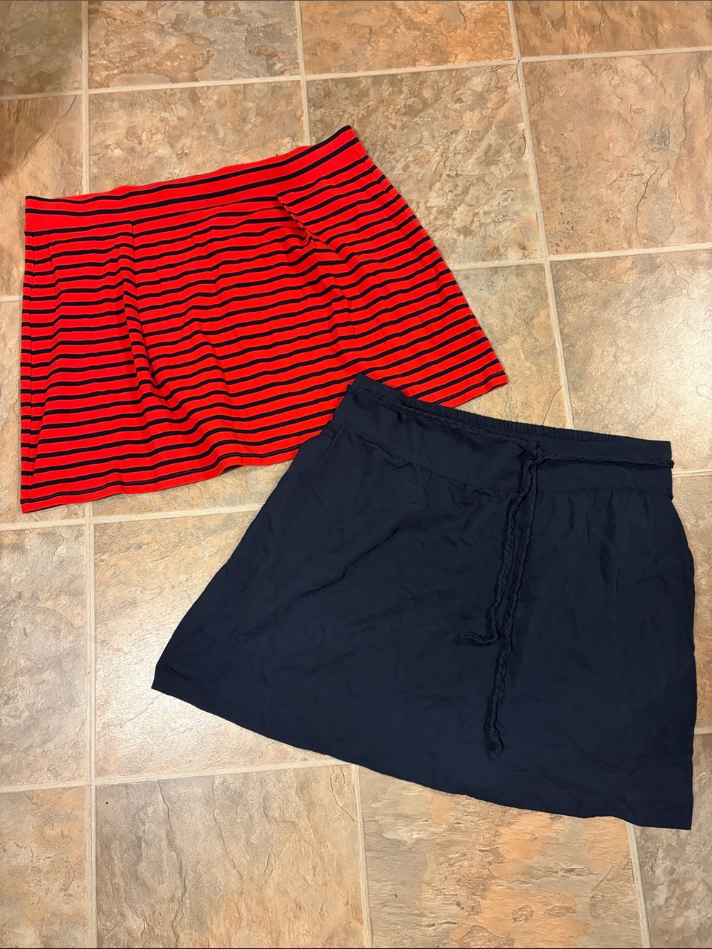 Tommy Hilfiger Red & Navy Two-Piece Mini Skirt Lot size XL